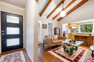 5850 Mammoth Ave in Los Angeles, CA - Building Photo - Building Photo