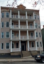 32-34 Hill St in Waterbury, CT - Foto de edificio - Building Photo