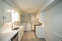 355 N Post Oak Ln photo'