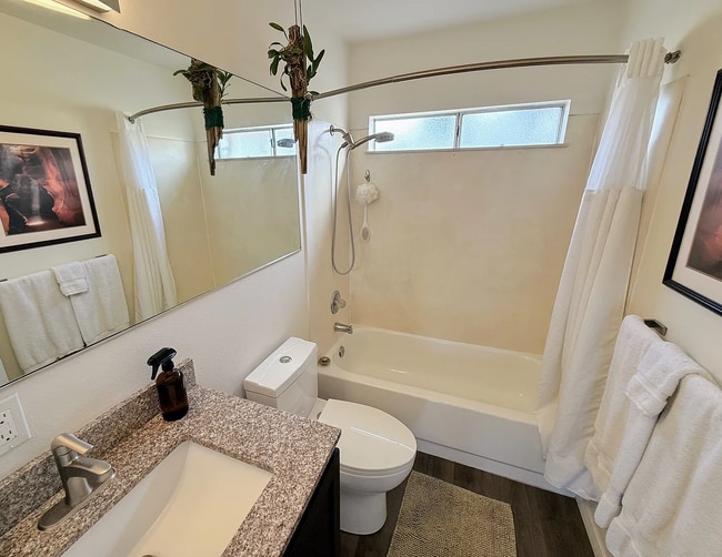 244 Wisconsin Ave in Long Beach, CA - Building Photo - Building Photo