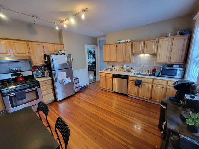 24 Forest Hills St in Boston, MA - Building Photo - Building Photo