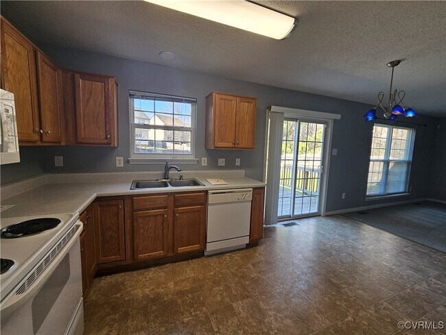 2621 Piney Ridge Dr, Unit 2118 in Richmond, VA - Building Photo - Building Photo