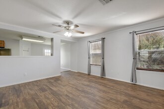 230 Beech Dr in Kyle, TX - Building Photo - Building Photo