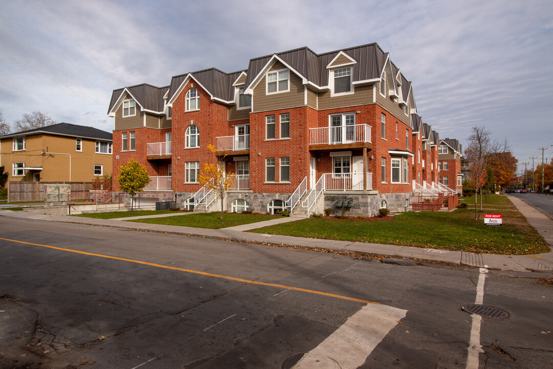 637 Johnson St in Kingston, ON - Building Photo