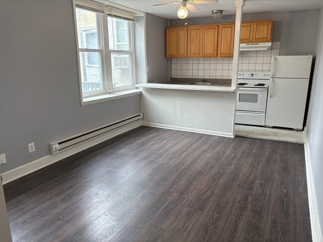 808 S 6th St in Philadelphia, PA - Building Photo - Building Photo