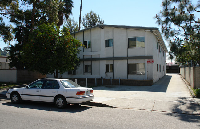 120 E Cypress St in Glendale, CA - Building Photo - Building Photo