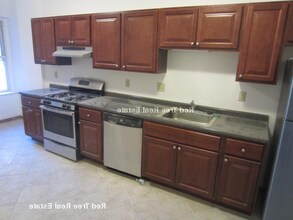 1905 Beacon St-Unit -1F in Brookline, MA - Foto de edificio - Building Photo