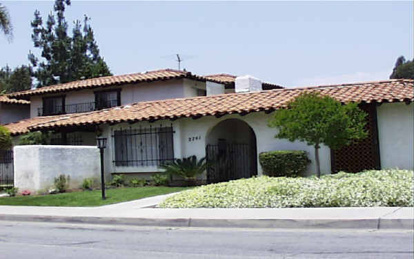 2741 E Almond Ave in Orange, CA - Building Photo - Building Photo