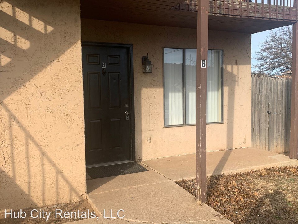 7402 Waco Ave in Lubbock, TX - Building Photo