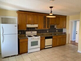 7 High Street Pl in Brookline, MA - Building Photo