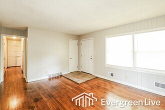 9512 Bennington Ave in Kansas City, MO - Building Photo - Building Photo