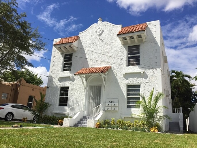5434 NW 5th Ave in Miami, FL - Foto de edificio