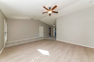 6202 65th Ct E in Palmetto, FL - Building Photo - Building Photo