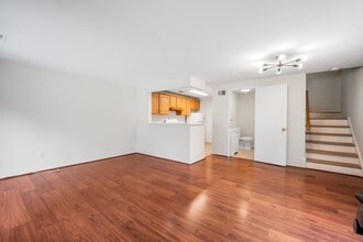 9453 Chadburn Pl in Gaithersburg, MD - Building Photo - Building Photo