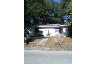 Hillview Garden Apartments in Sarasota, FL - Building Photo - Building Photo