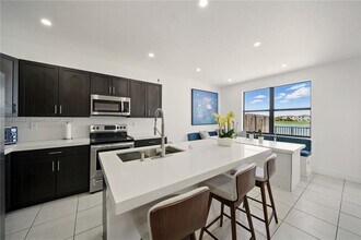 10269 SW 231st Ln in Cutler Bay, FL - Building Photo - Building Photo
