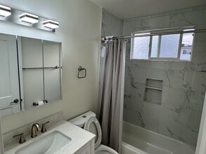 421 E Acacia Ave in Glendale, CA - Building Photo - Building Photo