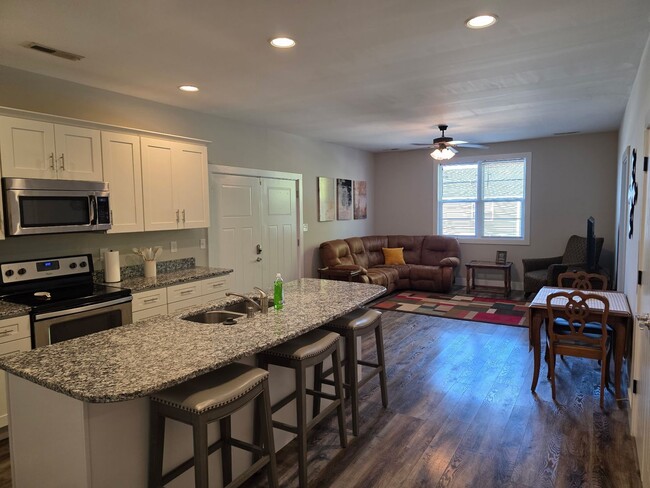 1117 Greenwood Alley