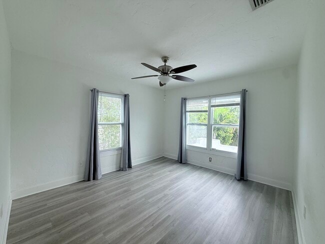 411 Nathan Hale Rd in West Palm Beach, FL - Building Photo - Building Photo