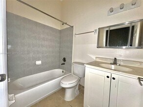 1253 SW 2nd St in Miami, FL - Building Photo - Building Photo