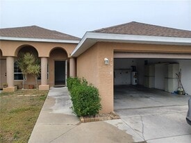 3020 SE Santa Barbara Pl in Cape Coral, FL - Building Photo