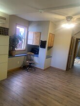 1212 S 7th St, Unit Office in Springfield, IL - Building Photo - Building Photo