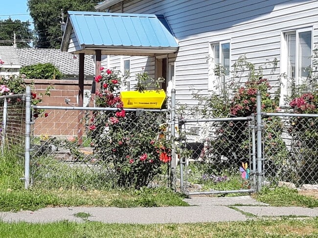 property at 5111 N Stone St