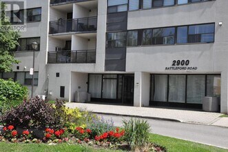 2900 Battleford Rd in Mississauga, ON - Building Photo - Building Photo