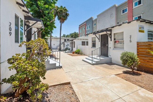 203 W 3rd Ave