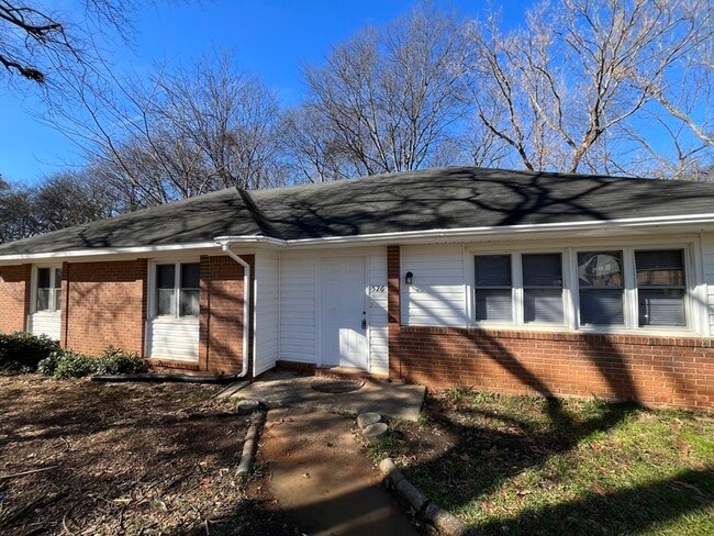 526 Huntsmoor Dr in Charlotte, NC - Building Photo - Building Photo