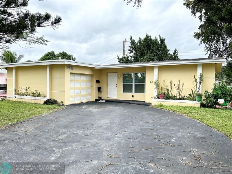 7681 Sunset Strip in Sunrise, FL - Building Photo