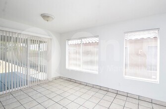 10713 W Montecito Ave in Phoenix, AZ - Building Photo - Building Photo