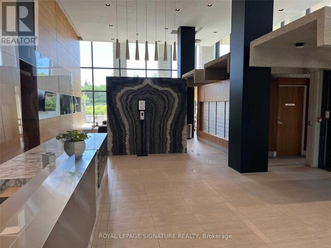 75 The Donway W in Toronto, ON - Building Photo - Building Photo