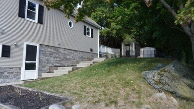 167 Mendon Rd, Unit 2nd Floor in Cumberland, RI - Building Photo - Building Photo