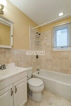 166 Boylston St in Boston, MA - Building Photo - Building Photo