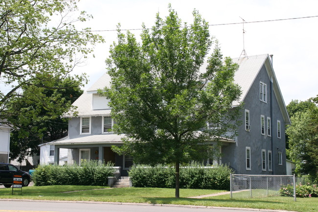 Triplex in Newark, NY - Building Photo - Building Photo