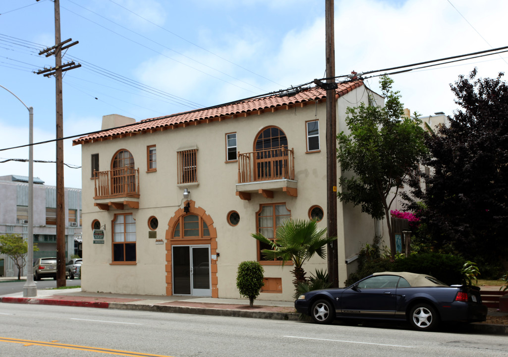 1630 E Broadway in Long Beach, CA - Foto de edificio