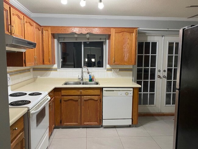 6171-6192 192 St in Surrey, BC - Building Photo - Building Photo