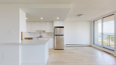 Brock & John in Hamilton, ON - Building Photo - Building Photo