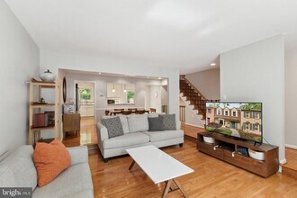 11545 Pine Cone Ct in Reston, VA - Building Photo - Building Photo