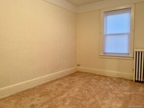 31-22 100th St in Queens, NY - Building Photo - Building Photo