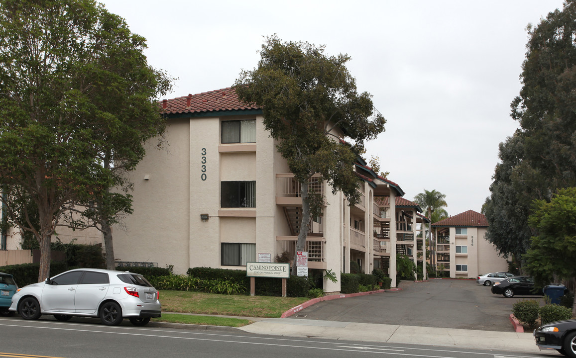 Camino Pointe Apartments in Carlsbad, CA - Foto de edificio