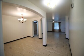3827 Dogwood Tr in Baytown, TX - Building Photo - Building Photo