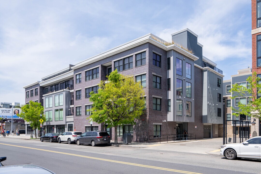 Broadway Place in South Boston, MA - Building Photo