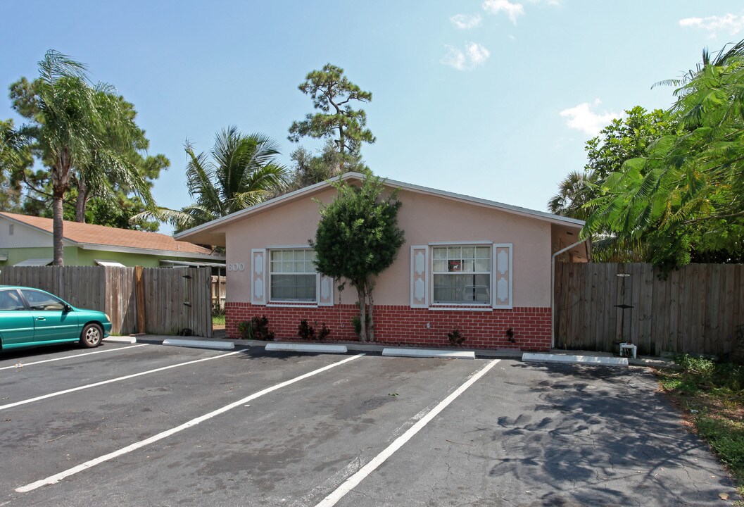 600 NW 41st St in Fort Lauderdale, FL - Building Photo