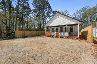 210 Canary St in Pointblank, TX - Building Photo - Building Photo