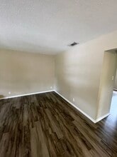 501 Algerita Dr, Unit Unit B in Georgetown, TX - Building Photo - Building Photo