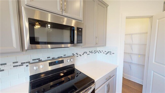 2135 Arnage Dr in Lithonia, GA - Building Photo - Building Photo