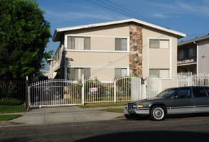 939 N Cedar St in Inglewood, CA - Building Photo