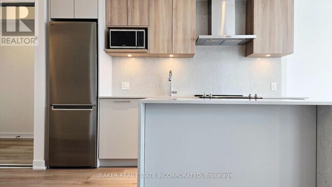 500 Plains Rd E in Burlington, ON - Building Photo - Building Photo